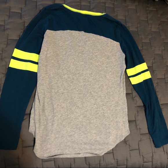 PINK VS long sleeve tee - Picture 3 of 4